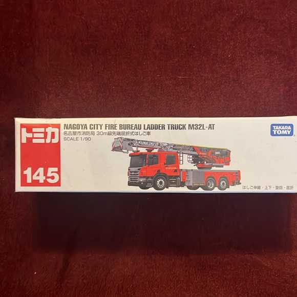 Long Tomica No. No. 145 Nagoya City Fire Bureau Ladder Truck M32L-AT - Picture 2 of 3